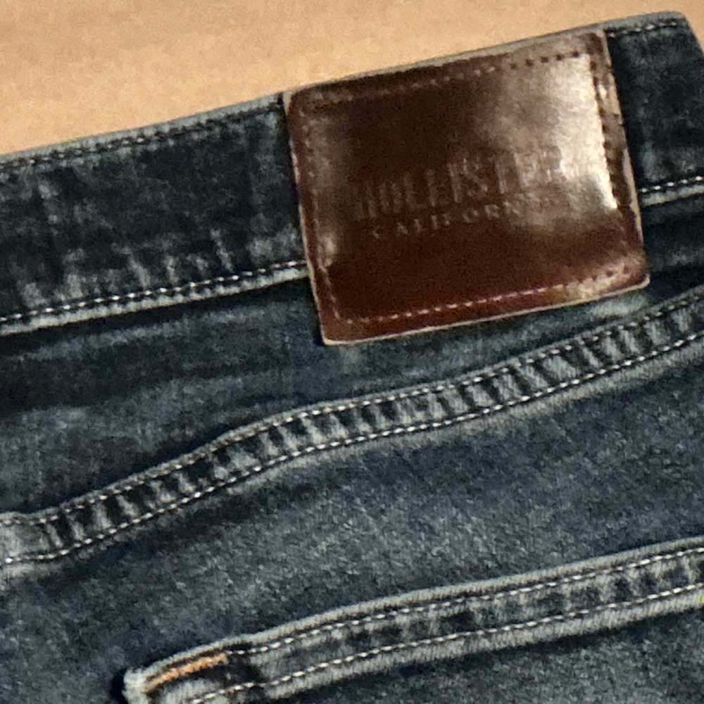 Hollister W30-L32 Slim Straight - Picture 3 of 4
